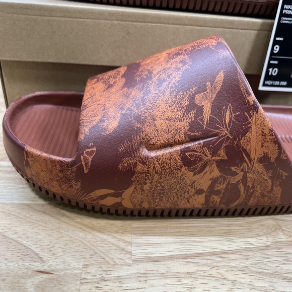 Nike Calm Slide Print Cinnamon Monarch‎ Slides  Men's 9 HQ1125-200 NEW - Picture 2 of 8